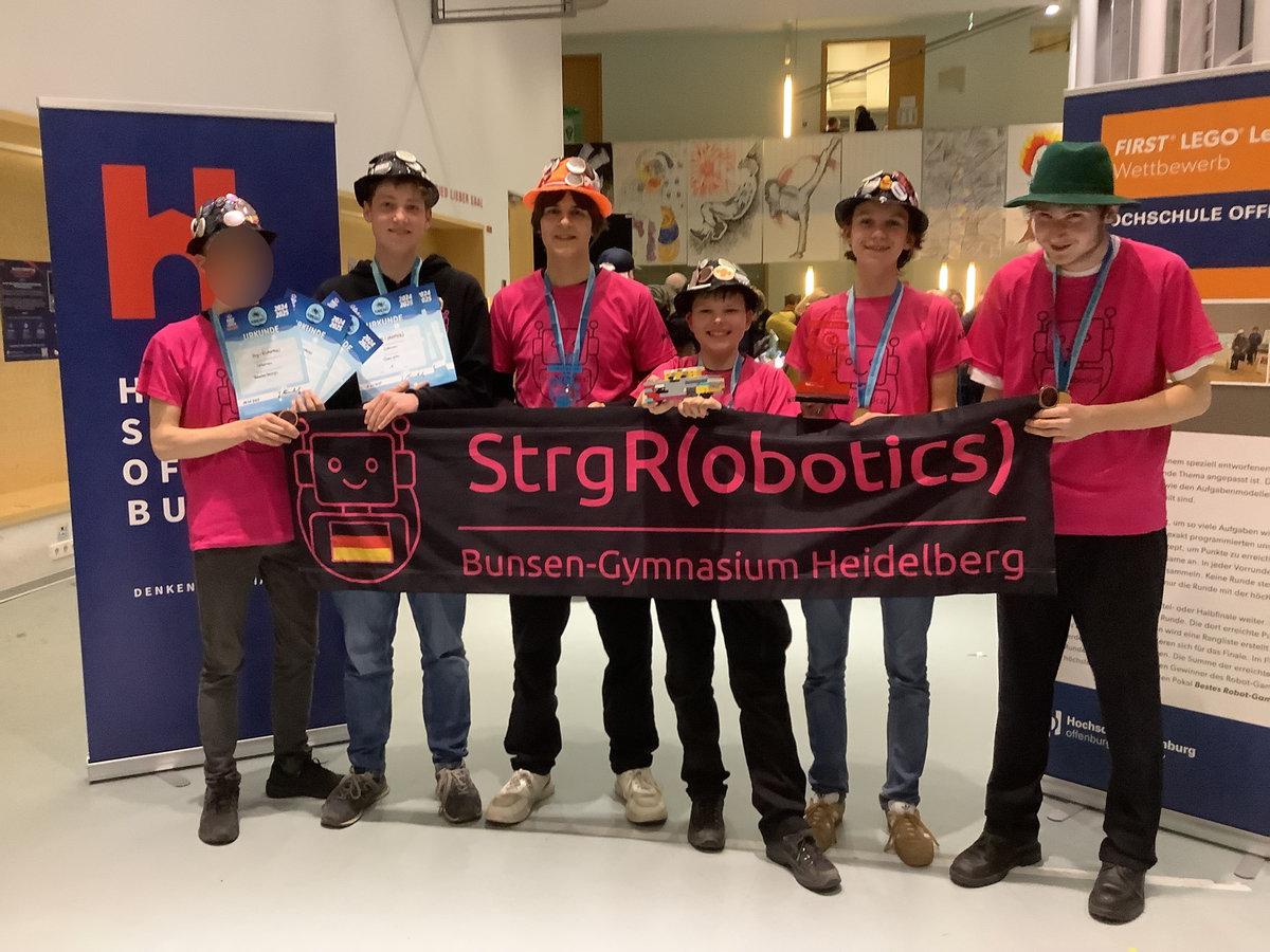 StrgR nimmt den Champions Award mit nach Hause!