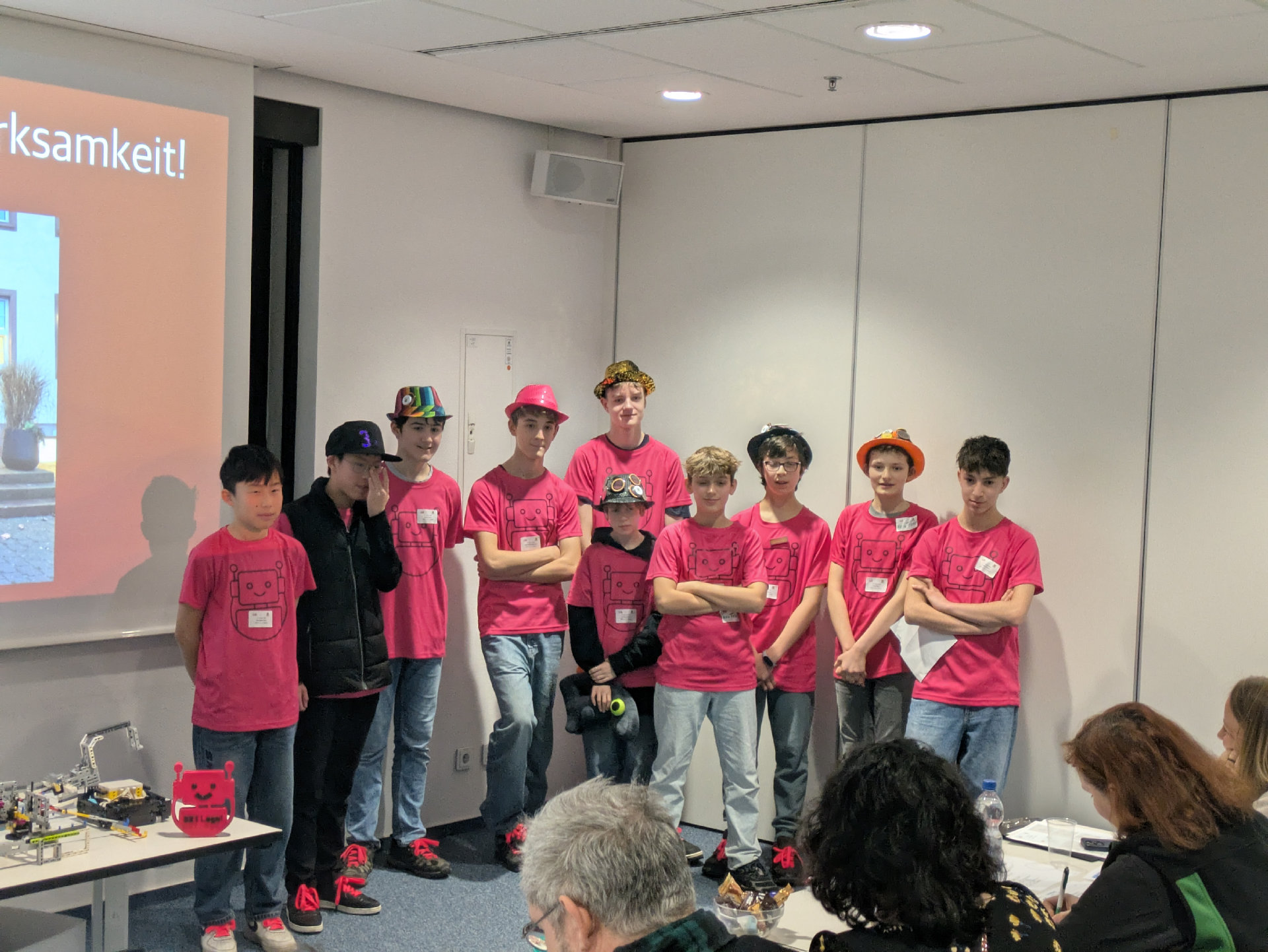 3, 2, 1, LEGO! hatten sich gut auf ihre Jury-Präsentation vorbereitet.